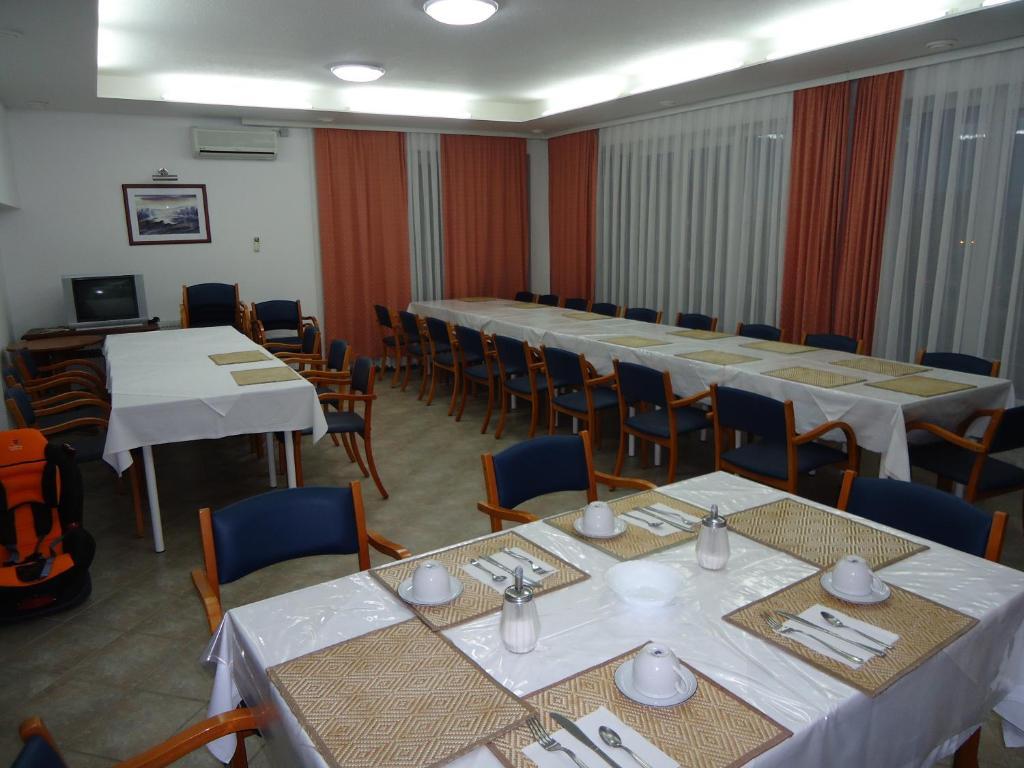 Bed and Breakfast Pansion Antonio Slavonski Brod Exterior foto