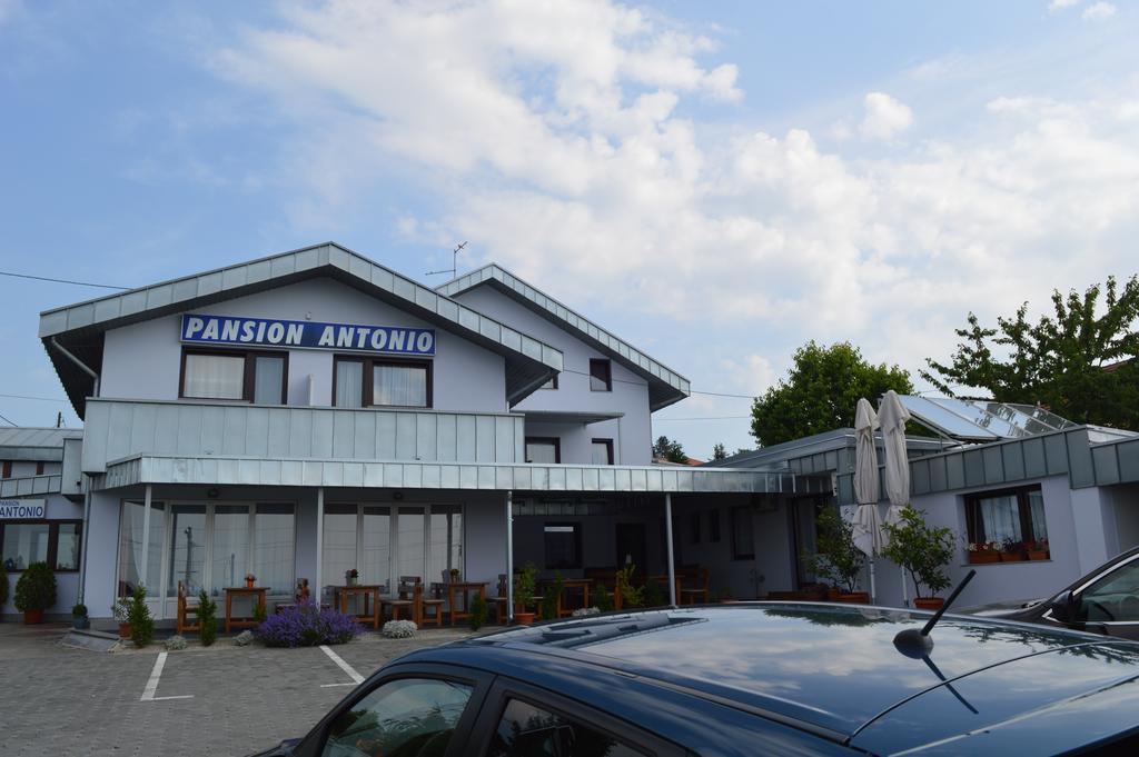 Bed and Breakfast Pansion Antonio Slavonski Brod Exterior foto