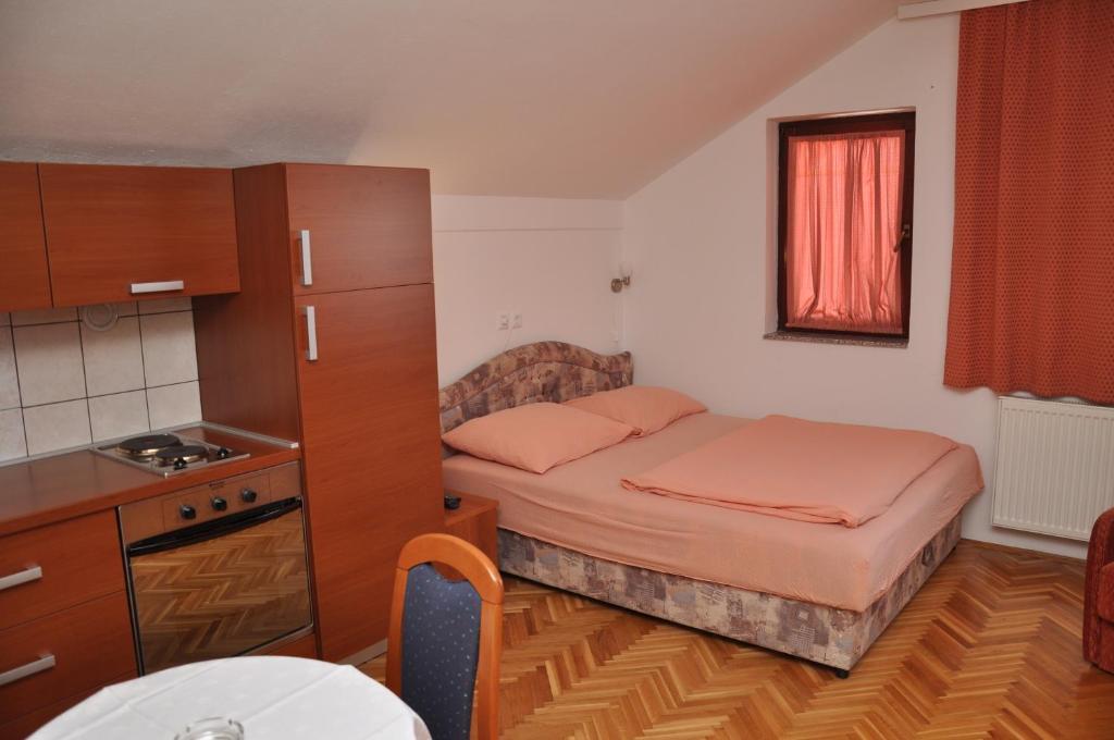 Bed and Breakfast Pansion Antonio Slavonski Brod Exterior foto
