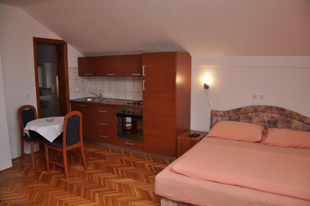 Bed and Breakfast Pansion Antonio Slavonski Brod Exterior foto