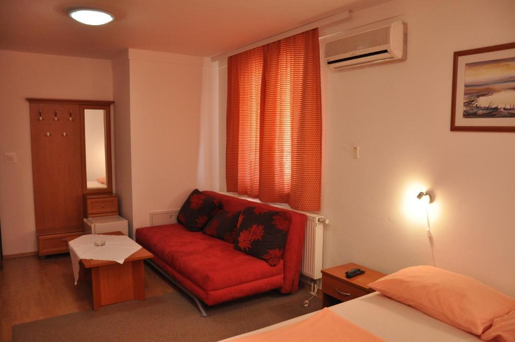 Bed and Breakfast Pansion Antonio Slavonski Brod Exterior foto